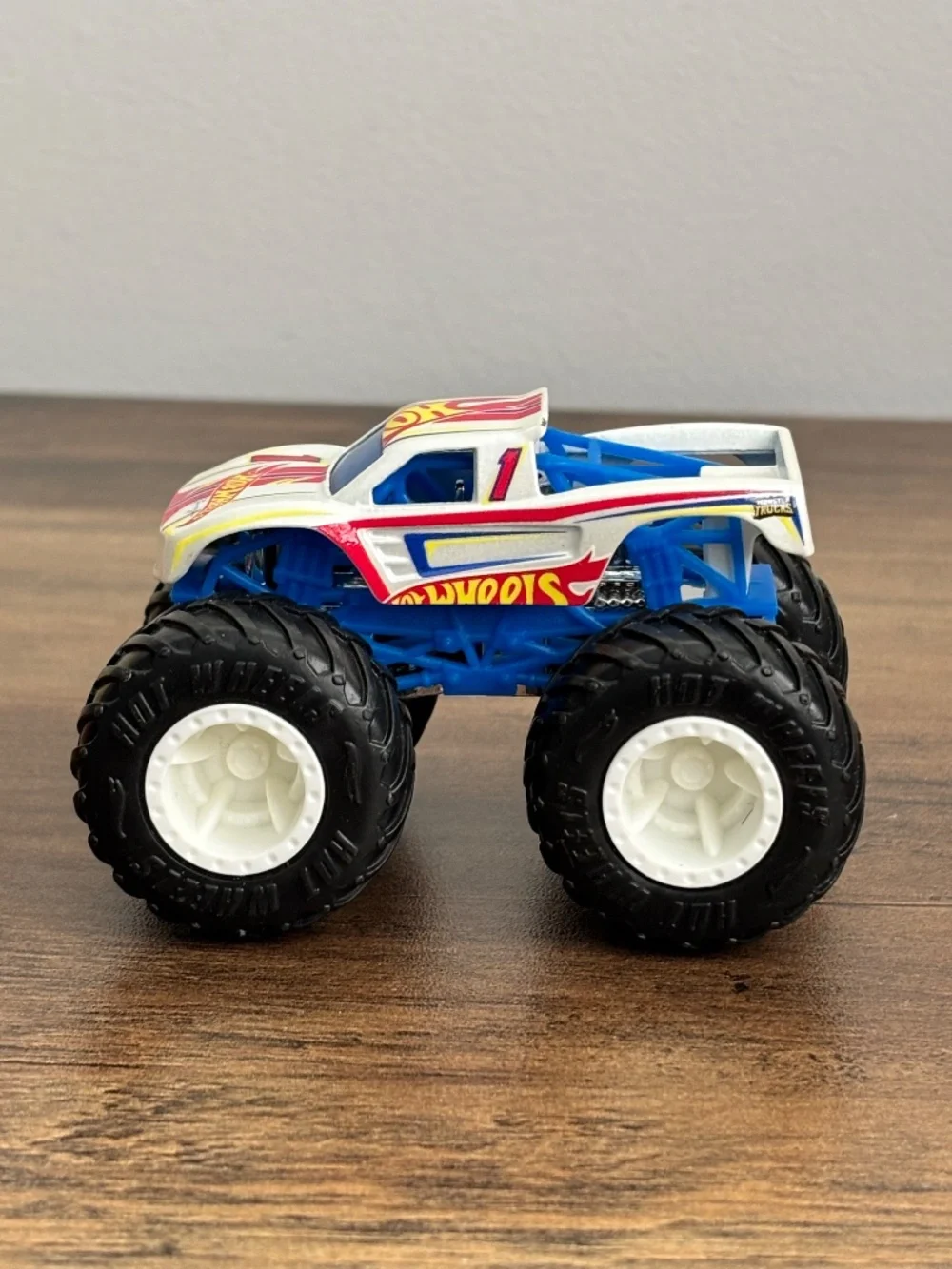 Hot Wheels Monster Truck Die Cast 1:64 #1 Racing Team Red White Blue Yellow Toy
